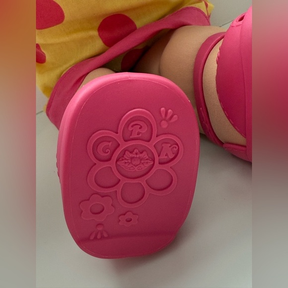 2011 Cabbage Patch Kid Girl Doll - Brown Eyes Blonde - Picture 2 of 15